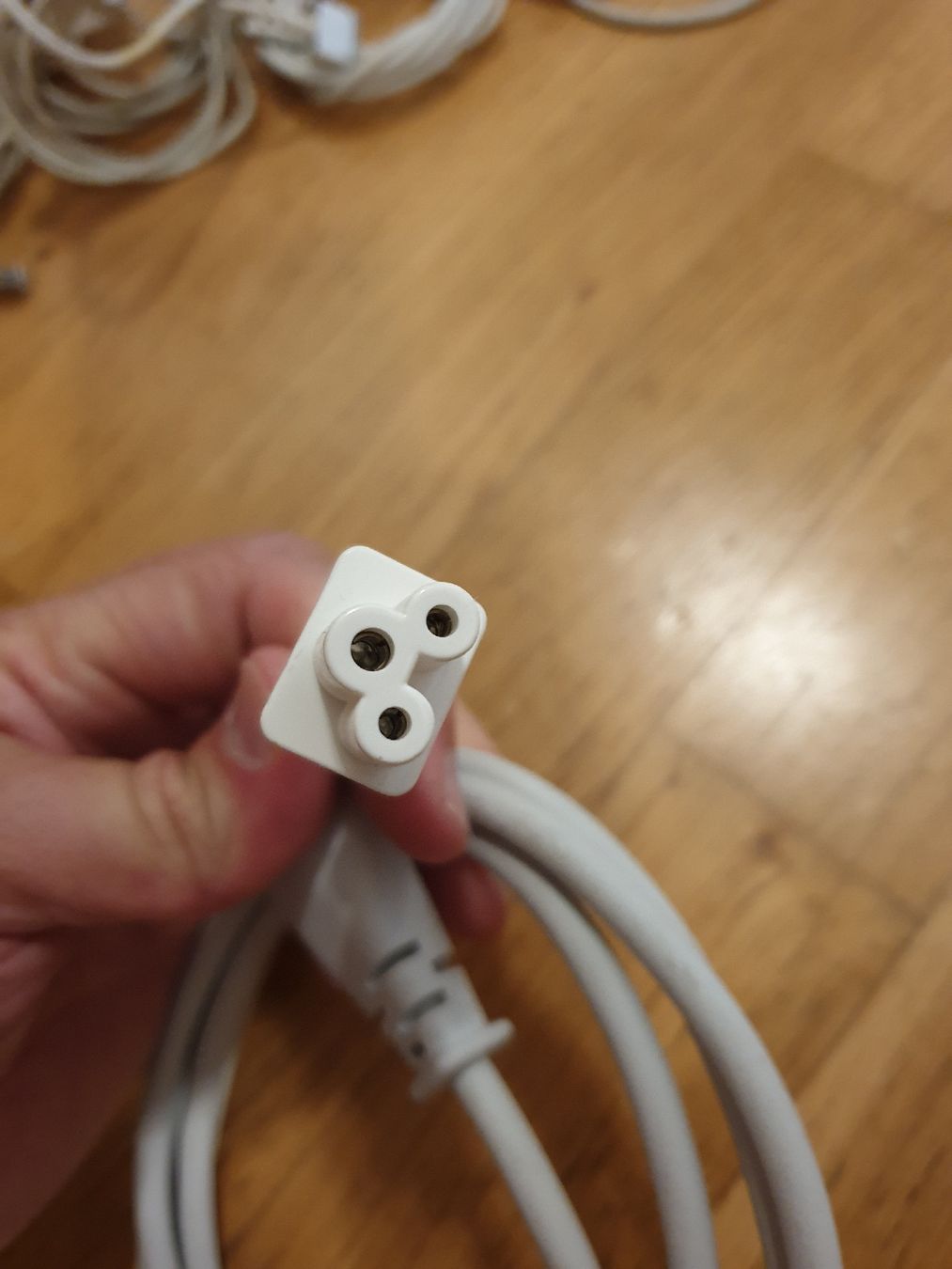 Apple Cavi: Apple Stromkabel 006 – Usato da Ittigen venduto da Ziok187 2