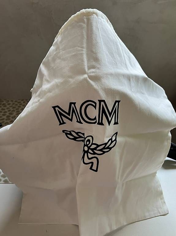 Zaini: MCM Rucksack M inkl. Hülle – Usato da Zürich venduto da fab_fwr9 1