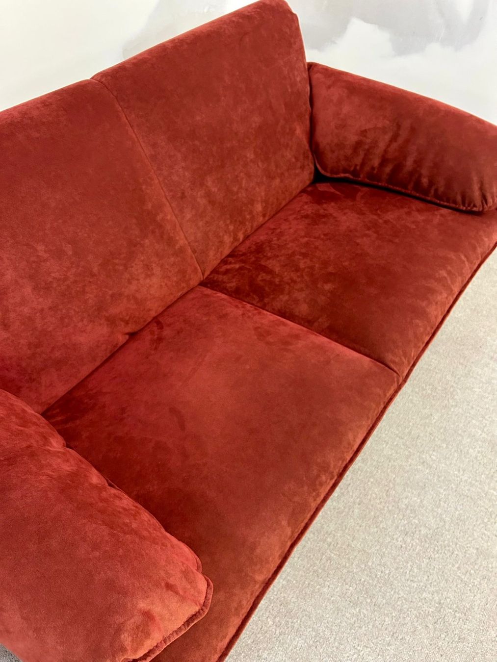 Divani: Leolux Bora Bora Sofa 2 Sitzer Alcantara rot – Usato da Rickenbach ZH venduto da Insider-Boerse 5