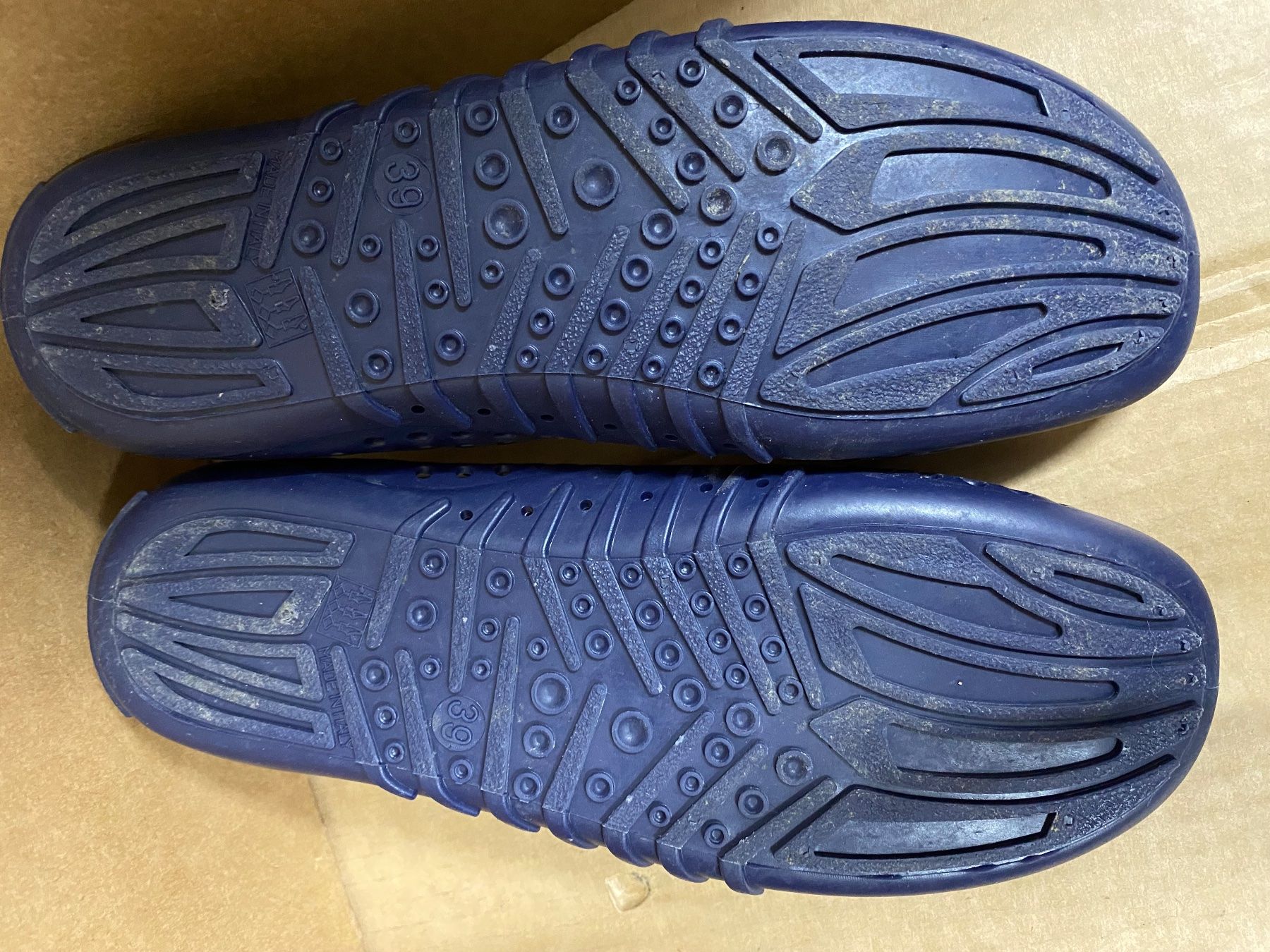 Scarpe da uomo: Wasserschuhe Grösse 39 – Usato da Eschlikon TG venduto da ArtRec 3