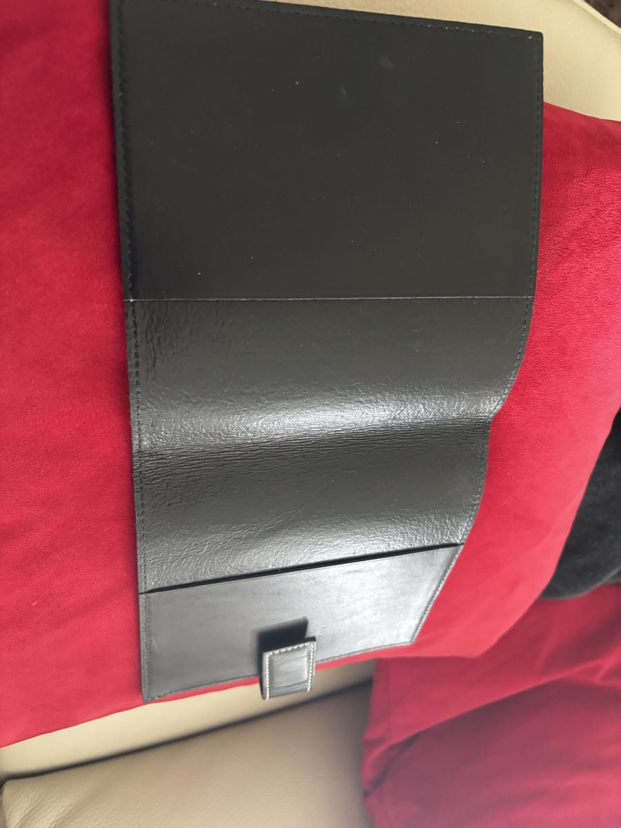 Autres vêtements & accessoires: FIFA, Leder, schwarz, Etui – D'occasion à Zürich par engebrunau 1