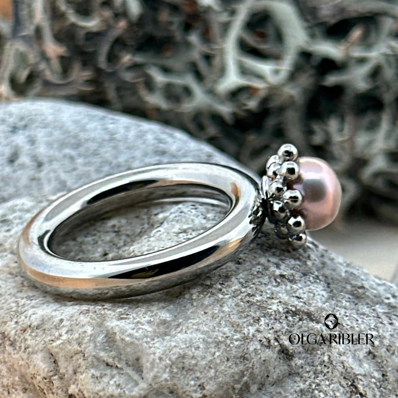 Olga Ribler Ringe: Edelstahl 4 mm  Ring mit Perle,  Ringgrösse 62 – Neu (gemäss Beschreibung) aus Luzern von Schmuckoutlet 6
