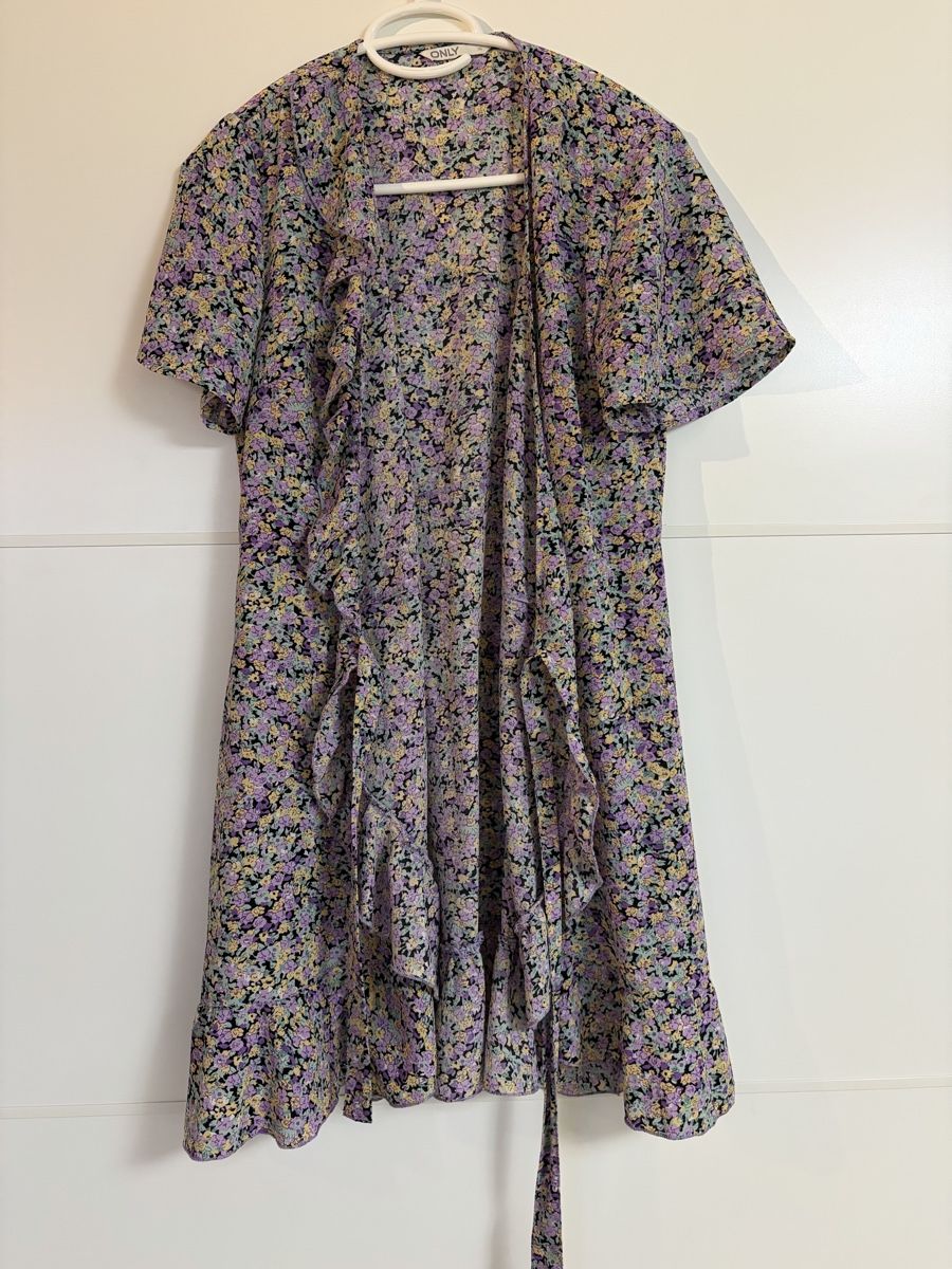 Only Vestiti: ONLY farbiges Wickelkleid, Grösse 36 – Usato da Volketswil venduto da yar_c9dx 2