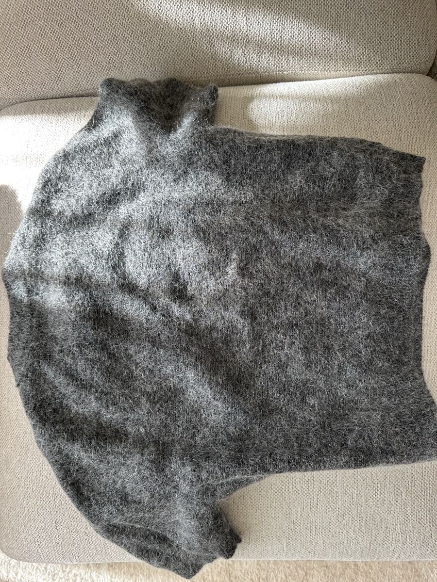 Pullover & Sweatshirts: Wool sweater  – Gebraucht aus Adliswil von Maro_7 3