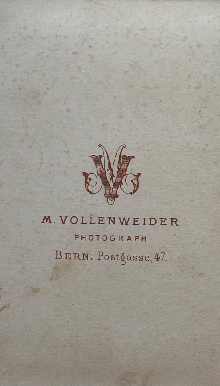 Cartes postales: CDV M. Vollenweider, Bern - Frau, Mode – D'occasion à Frauenfeld par Merk52 1