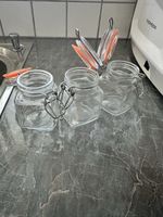 3 petits bocaux en verre à fermeture hermétique