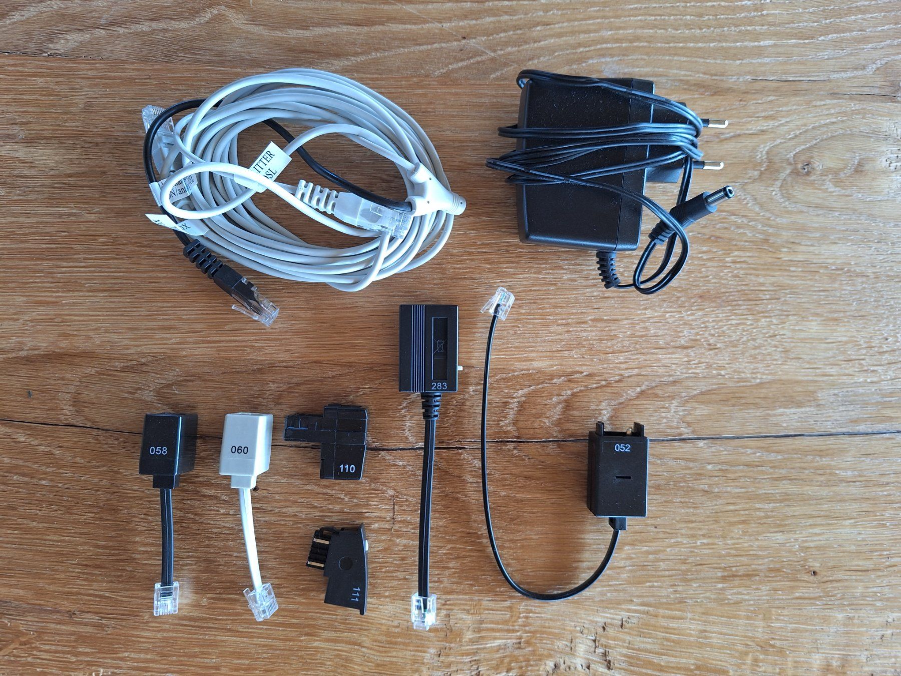 Unità & Adattatore: Div. Telefon Adapter FritzBox Netzteil – Usato da Beinwil am See venduto da daniel.bas