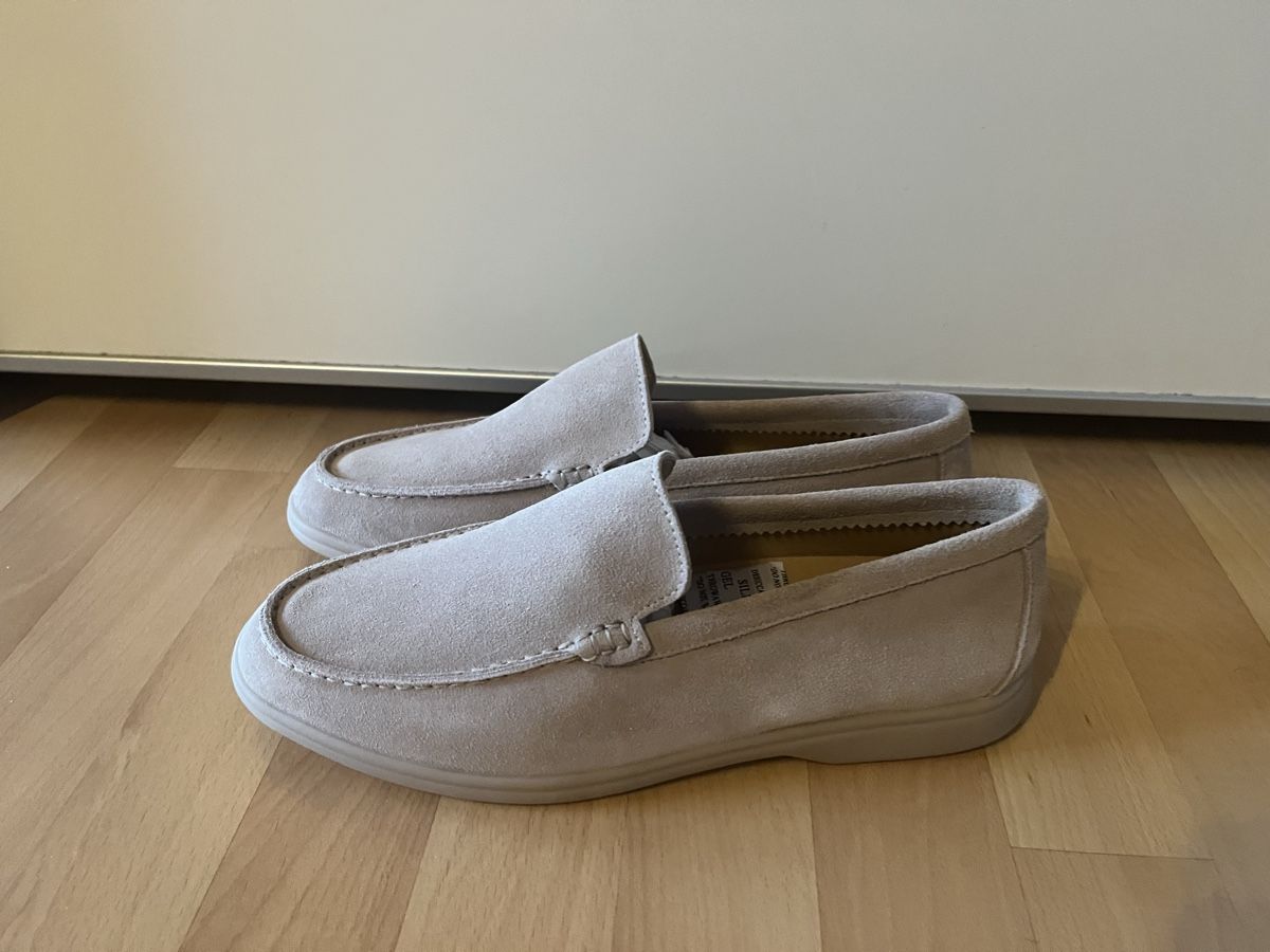 Scarpe da uomo: Wildleder Slipper Parijan 44 – Nuovo e nell'imballaggio originale da Schänis venduto da retail_rover 1