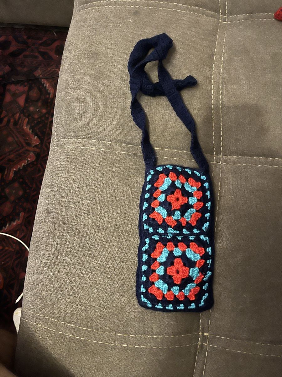 Borse: Crochet Phone Pouch Granny Square  – Nuovo e nell'imballaggio originale da Zürich venduto da aks_nyc5 5
