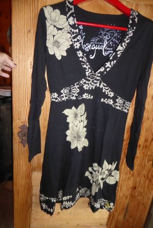 Sehr schönes Langarm Kleid Gr L DESIGUAL