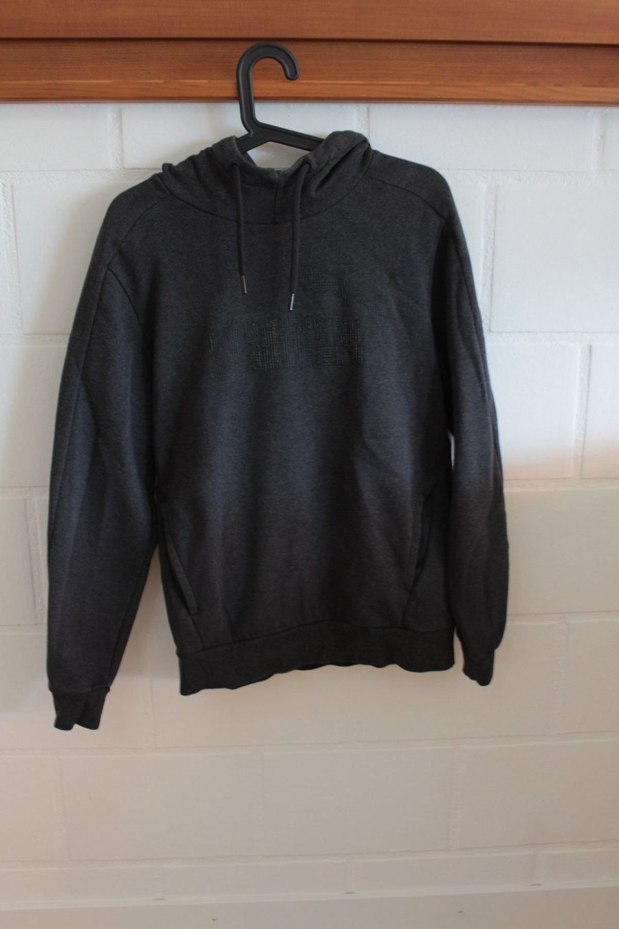 Puma Maglioni & Felpe: Pull Puma gris gr. S – Usato da Delémont venduto da Petitlutin