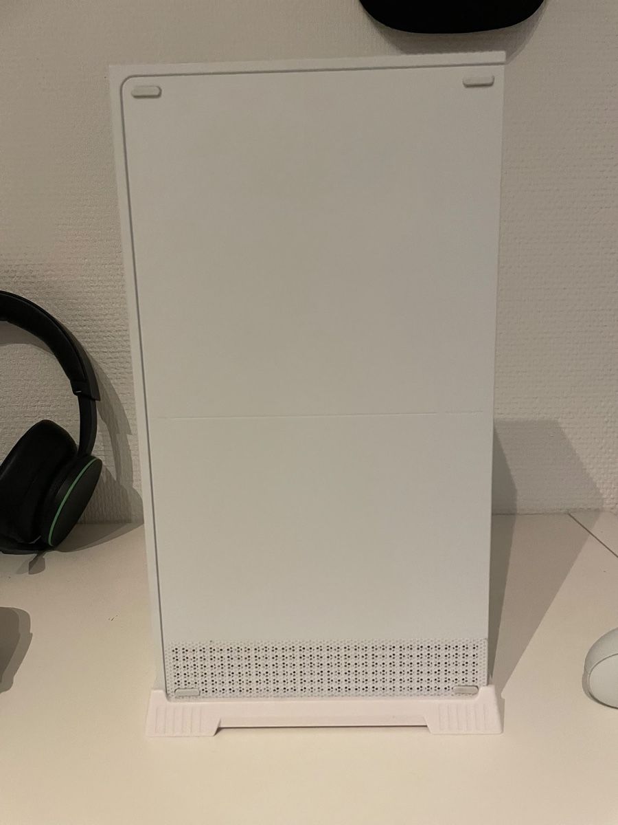 Microsoft Console: Xbox series s – Nuovo (secondo la descrizione) da Herzogenbuchsee venduto da Andrew12 3