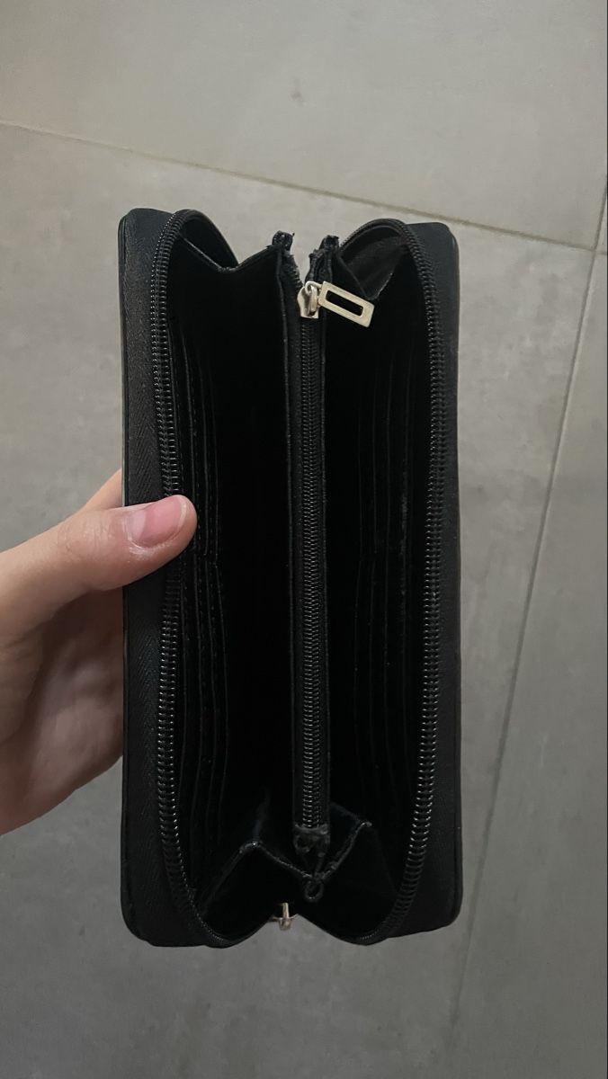Guess Portemonnaie: Guess Wallet Handbag Black – Gebraucht aus Cortaillod von seba15 2