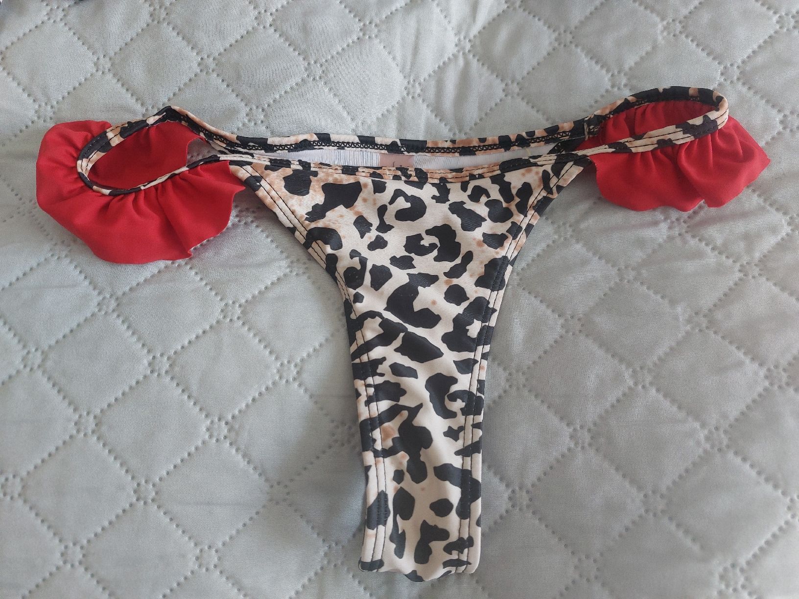Costumi da bagno & Bikini: Sommer Bikini Set, Leo Muster mit Rüschen, Gr. S – Usato da Thun venduto da Alexanna 1