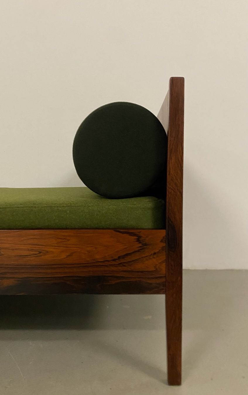 Divani: Danish Palisander Daybed Bett 1960s restauriert – Usato da Basel venduto da MidMod20C 8