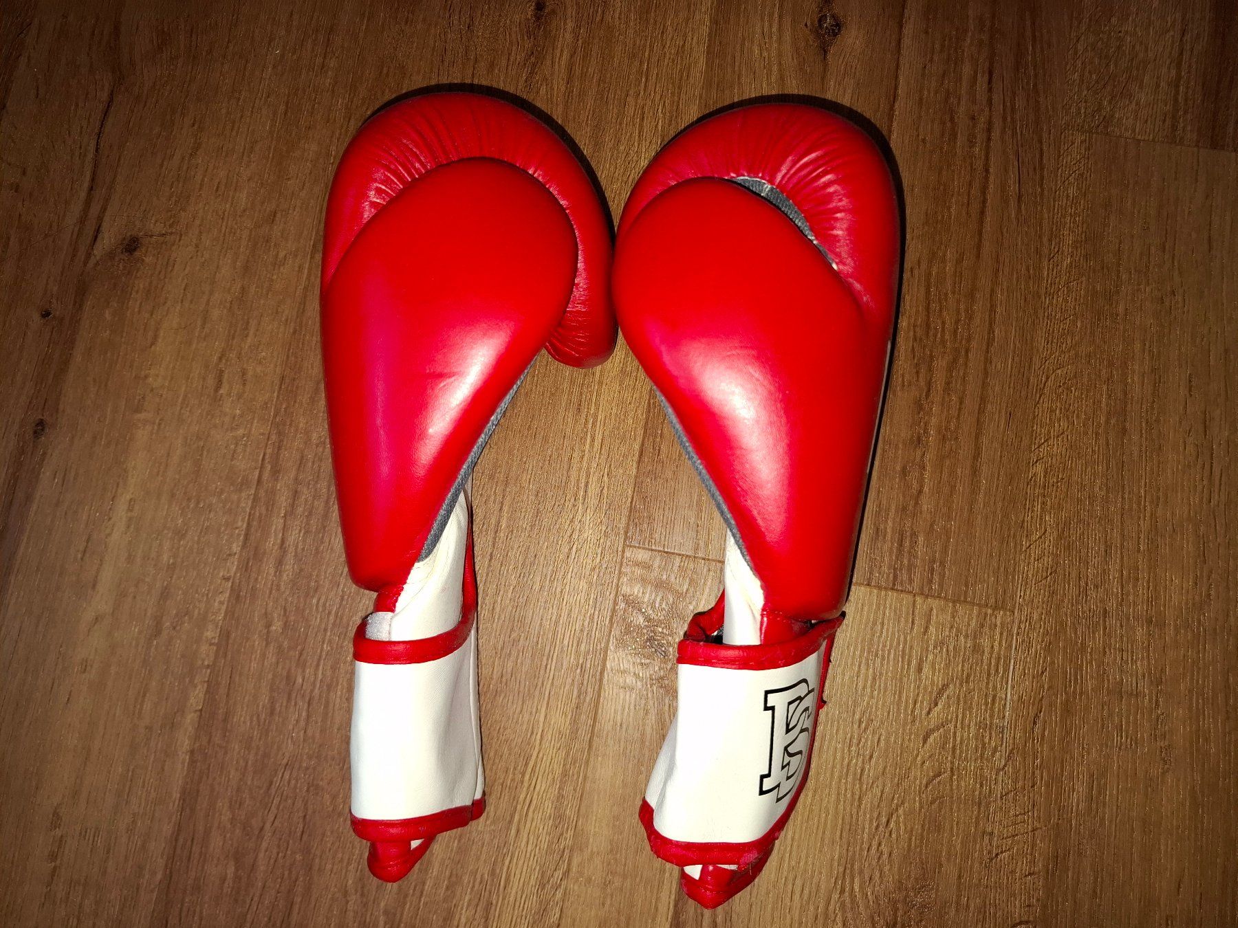 Handschuhe & Handstulpen: Boxhandschuhe Pfaffen Sport 14oz – Gebraucht aus Dietikon von rou_9s5w