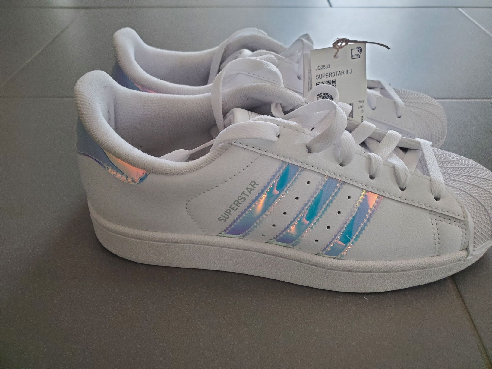 Scarpe da donna: baskets adidas superstar – Nuovo e nell'imballaggio originale da Montsevelier venduto da Sherlock007
