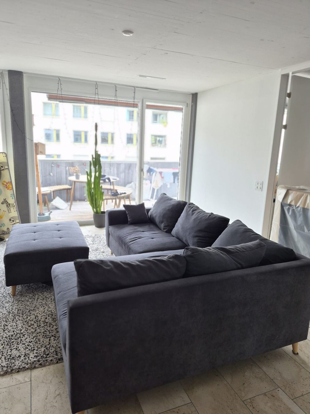Sofas: Ecksofa dunkelgrau – D'occasion à Zürich par tatjanab01