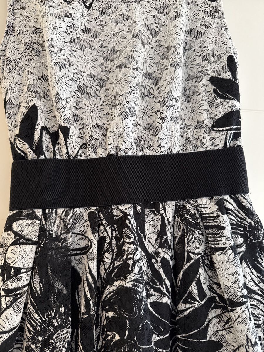 Kleider: Sommerliches Kleid mit Blumenmuster, Grösse 36 – Gebraucht aus Eggersriet von Gio_Mag_Stucki 3