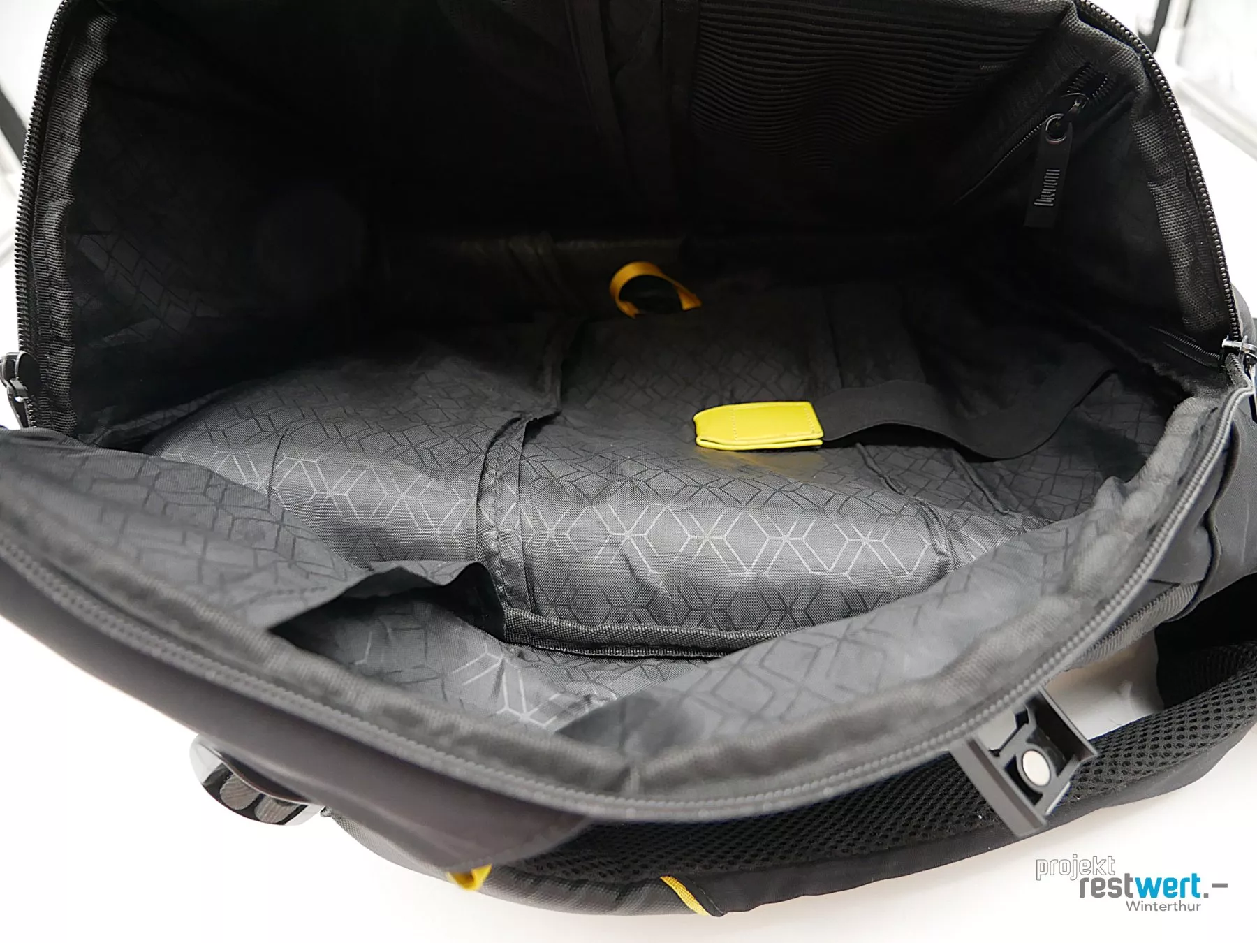 Divoom Sacs à dos: DIVOOM Rucksack Pixoo – D'occasion à Winterthur par Restwert_Winterthur 2