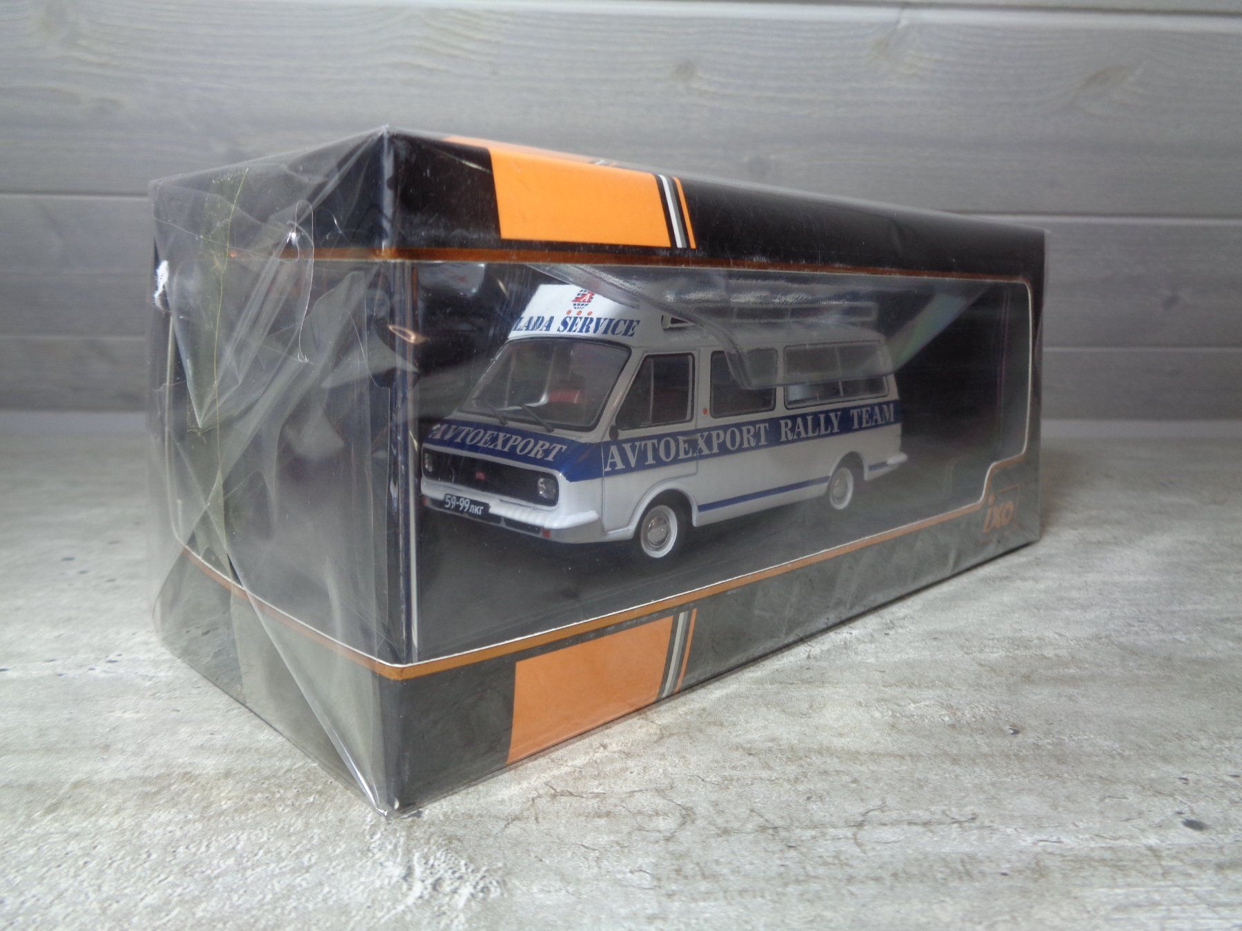 IXO Modellini d'auto: Ixo 1:43 RAF 2203 Assistance Rallye – Nuovo e nell'imballaggio originale da Reconvilier venduto da rallycar
