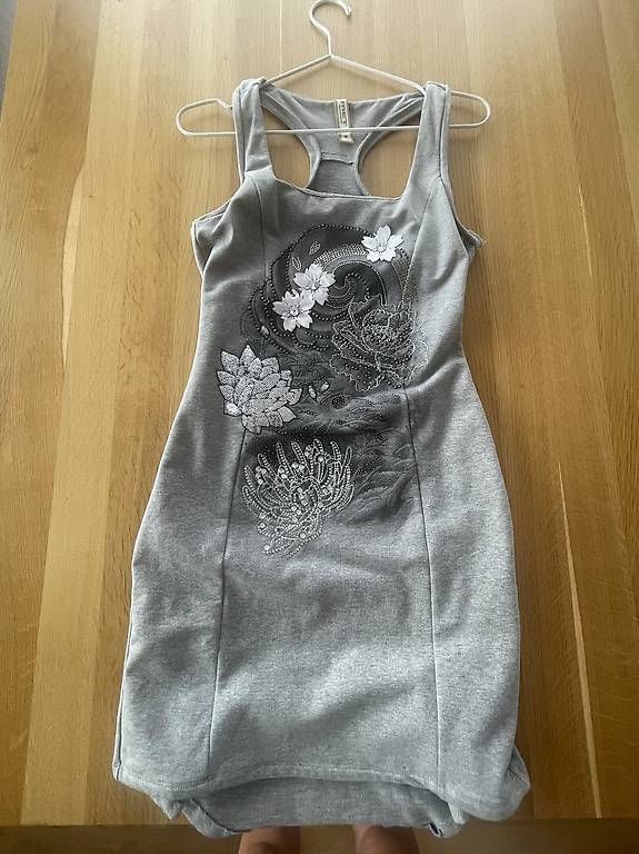 Vestiti: MET Kleid  – Usato da Emmenbrücke venduto da sim_gt9g 2