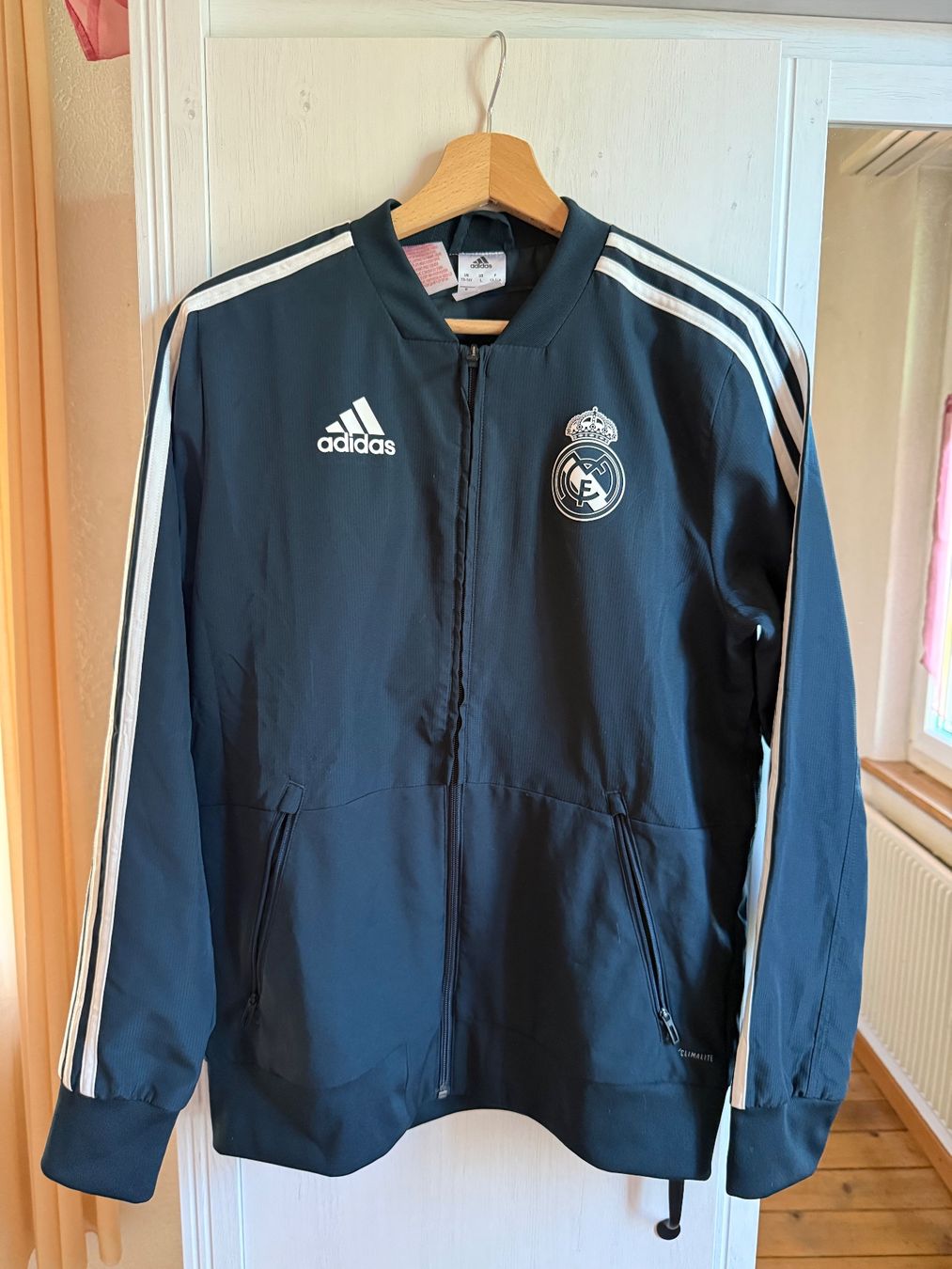 Adidas Giacche: Adidas Real Madrid Trainingsjacke – Usato da Zuchwil venduto da jabie