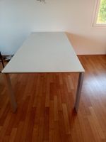 Esstisch aus Milchglas