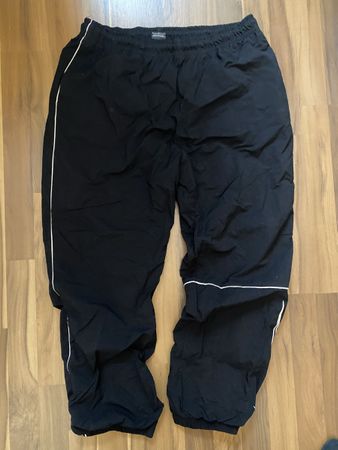 Nike Trainerhose (Grösse L)