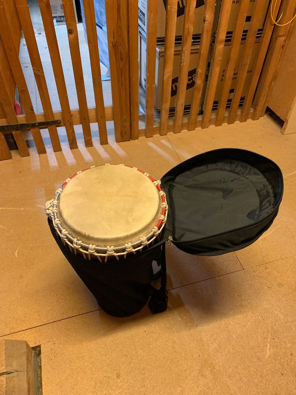 Strumenti musicali: DJEMBE neuwertig mit Tasche – Nuovo (secondo la descrizione) da Zürich venduto da Chefzgi 1