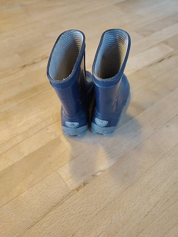 Scarpe per ragazzi: Gummistiefel Gr. 22 – Usato da Jeuss venduto da Sunnyhawaii 1