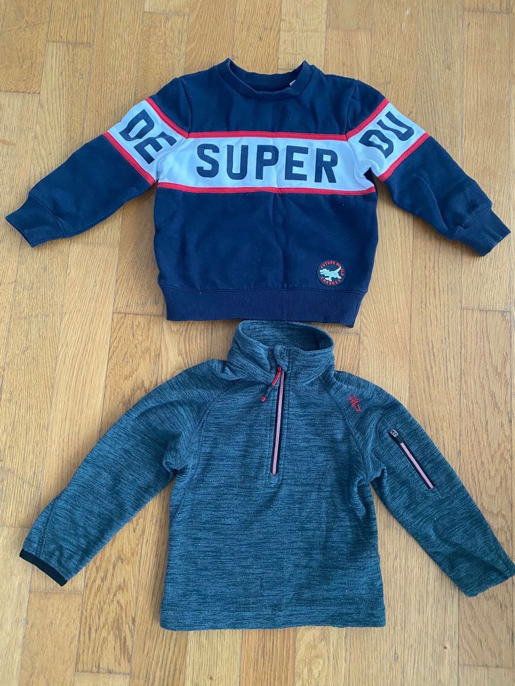 Maglioni & Felpe: 2 Kinderpullover Gr 98 – Usato da Wädenswil venduto da PeterWaedi
