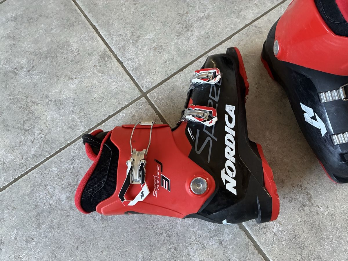 Nordica Schuhe für Jungen: Nordica Speedmachine J3 – Gebraucht aus Aarau Rohr von Sheeno 2