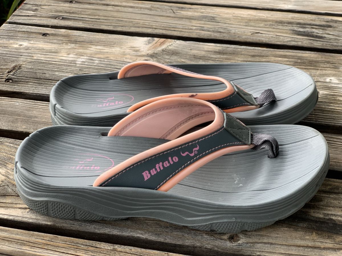 Buffalo Scarpe da donna: Buffalo Zehentrenner Grau/Rosa, Gr. 39 – Usato da Egg b. Zürich venduto da Flummi