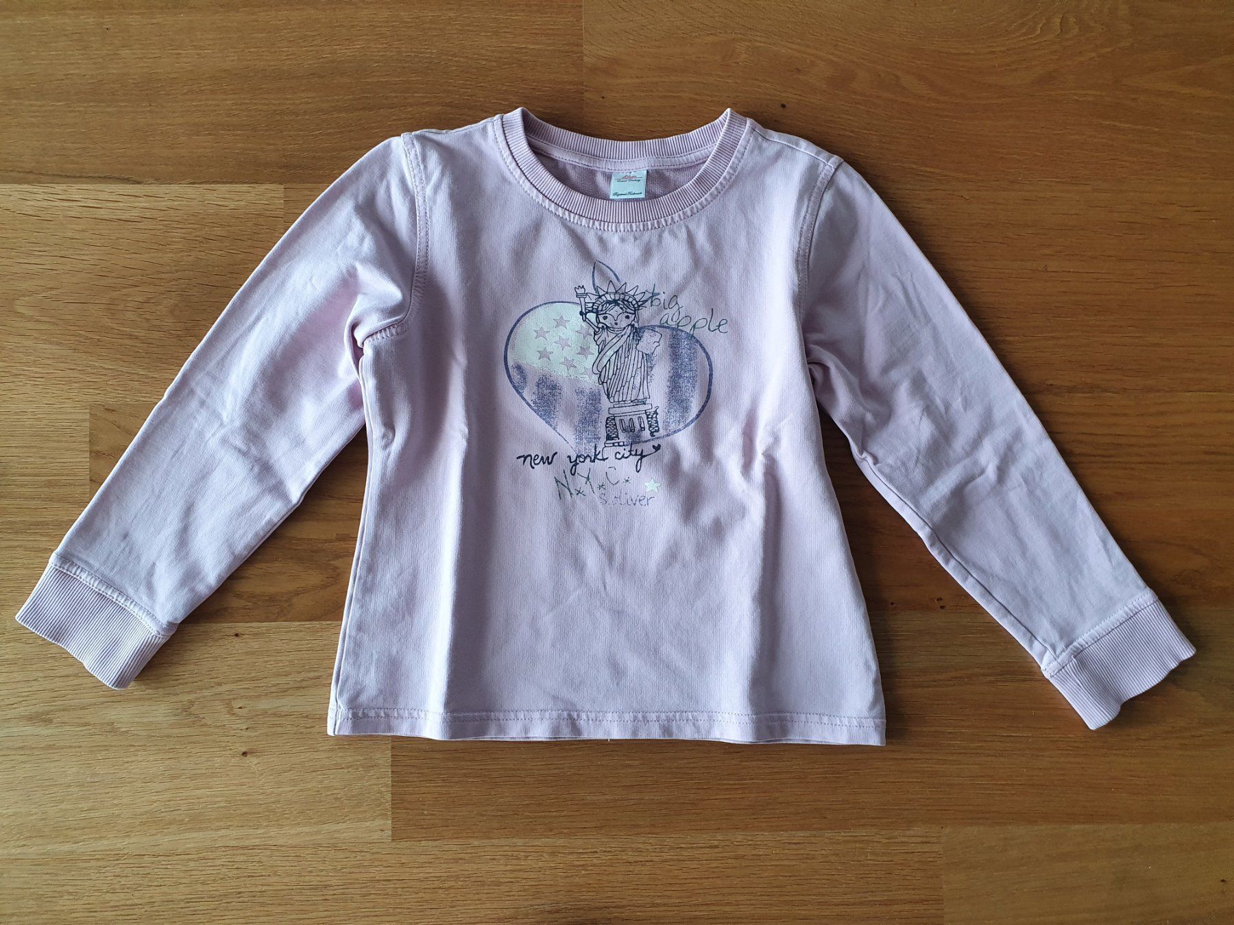 Pullover & Sweatshirts: Pullover Sweatshirt Gr. 128/134 – Gebraucht aus Villars-sur-Glâne von richardette