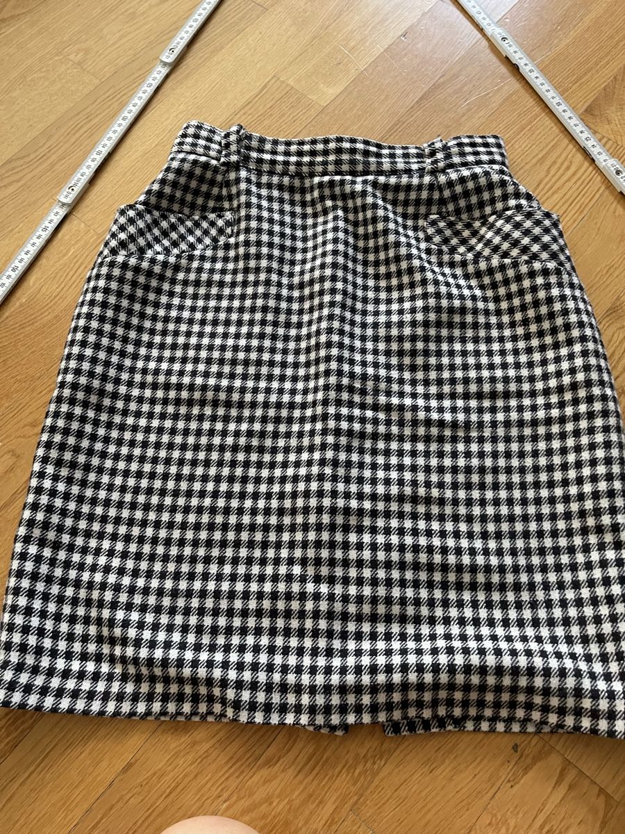 Gonne: Rock Schicker Karorock Gr. 38 schwarz/weiss elegant – Usato da Rüschlikon venduto da Lajniii