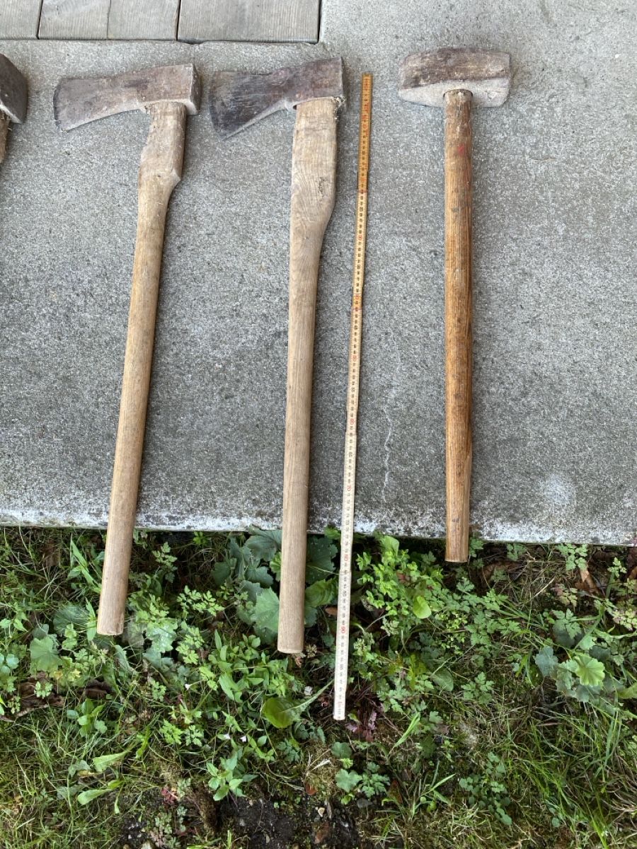Alle Werkzeuge: Set aus vier Äxten und einem Hammer  – Gebraucht aus Pohlern von 34Yves34 1