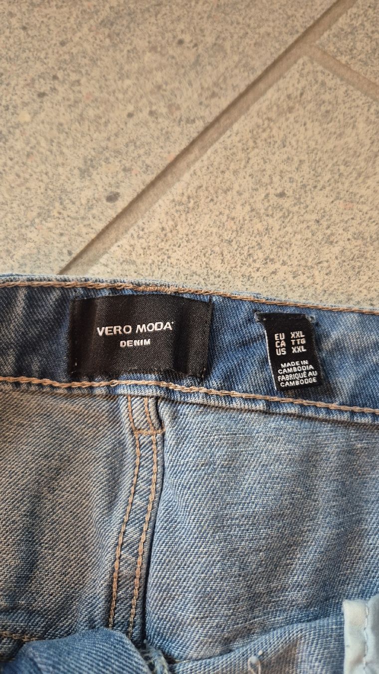 Vero Moda Jeans: Vero Moda Denim Shorts, hellblau, Grösse XXL – Usato da Wädenswil venduto da frandzrh 1