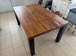 Massiver Esstisch 160 x 100 cm, sehr gepflegt