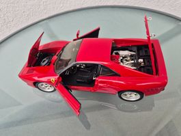 Ferrari 288 GTO von Hot Wheels. 1:18