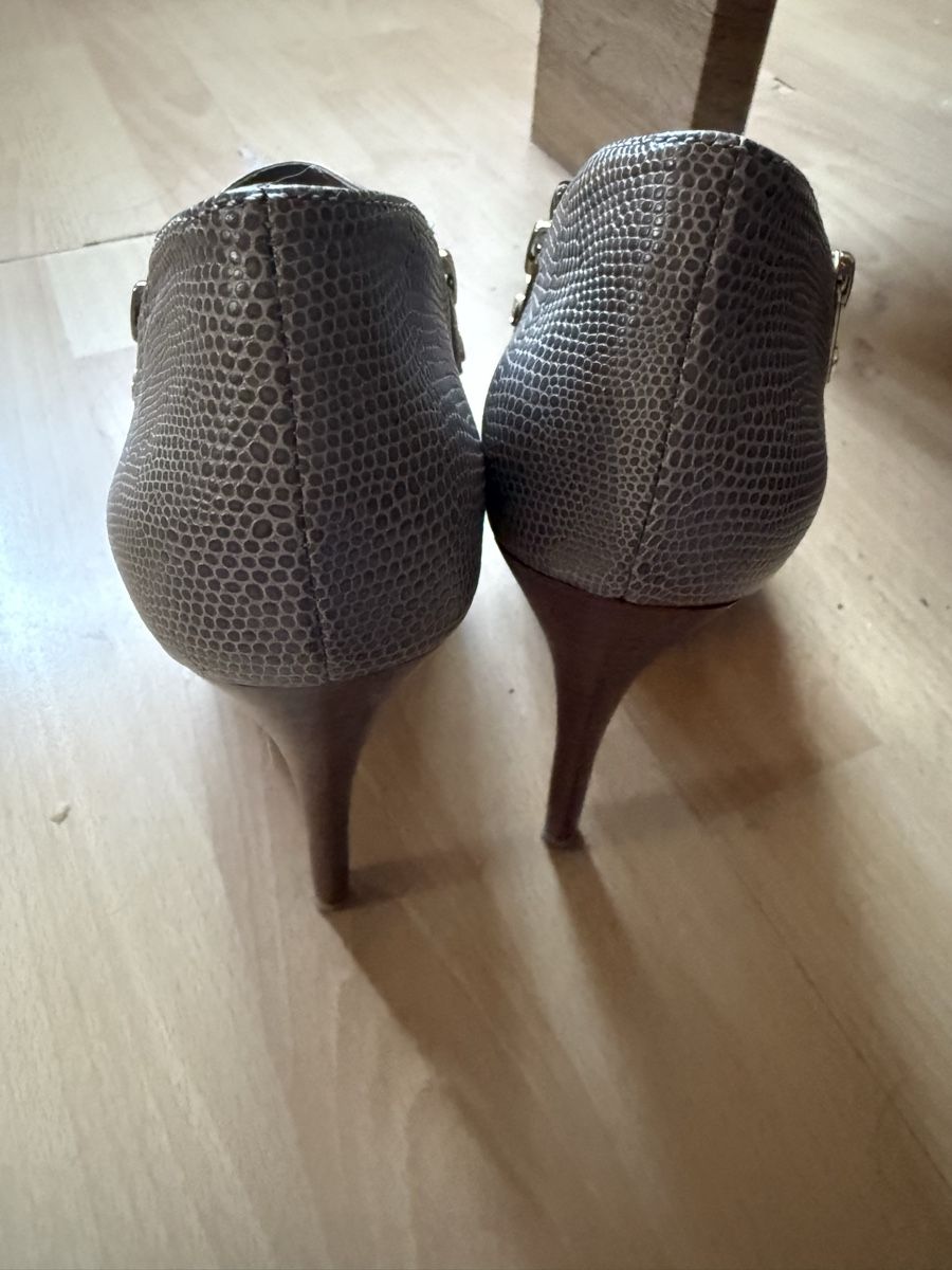 Michael Kors Scarpe da donna: Michael Kors Stiefeletten Leder beige Grösse 37 – Usato da Zürich venduto da Supron01 3