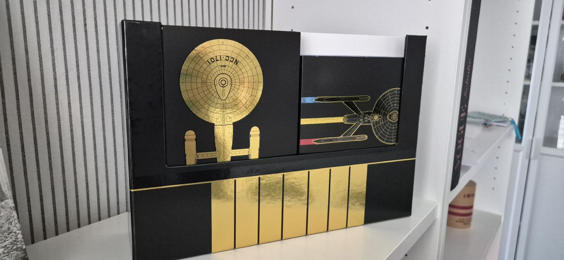 Tutti i DVDs: Star Trek 50th Anniversary Limited Edition Blu-Ray – Nuovo (secondo la descrizione) da Schwerzenbach venduto da Jamacy 7