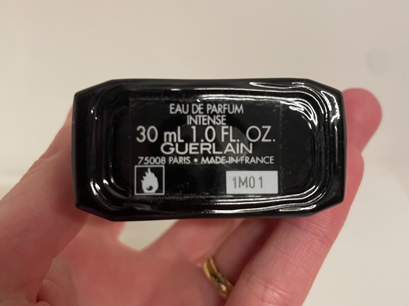 Guerlain Profumi & Eau de Toilette: Guerlain La Petite Robe Noire Intense, 30ml, Eau de Parfum – Usato da Schlieren venduto da dea_lmm2 2