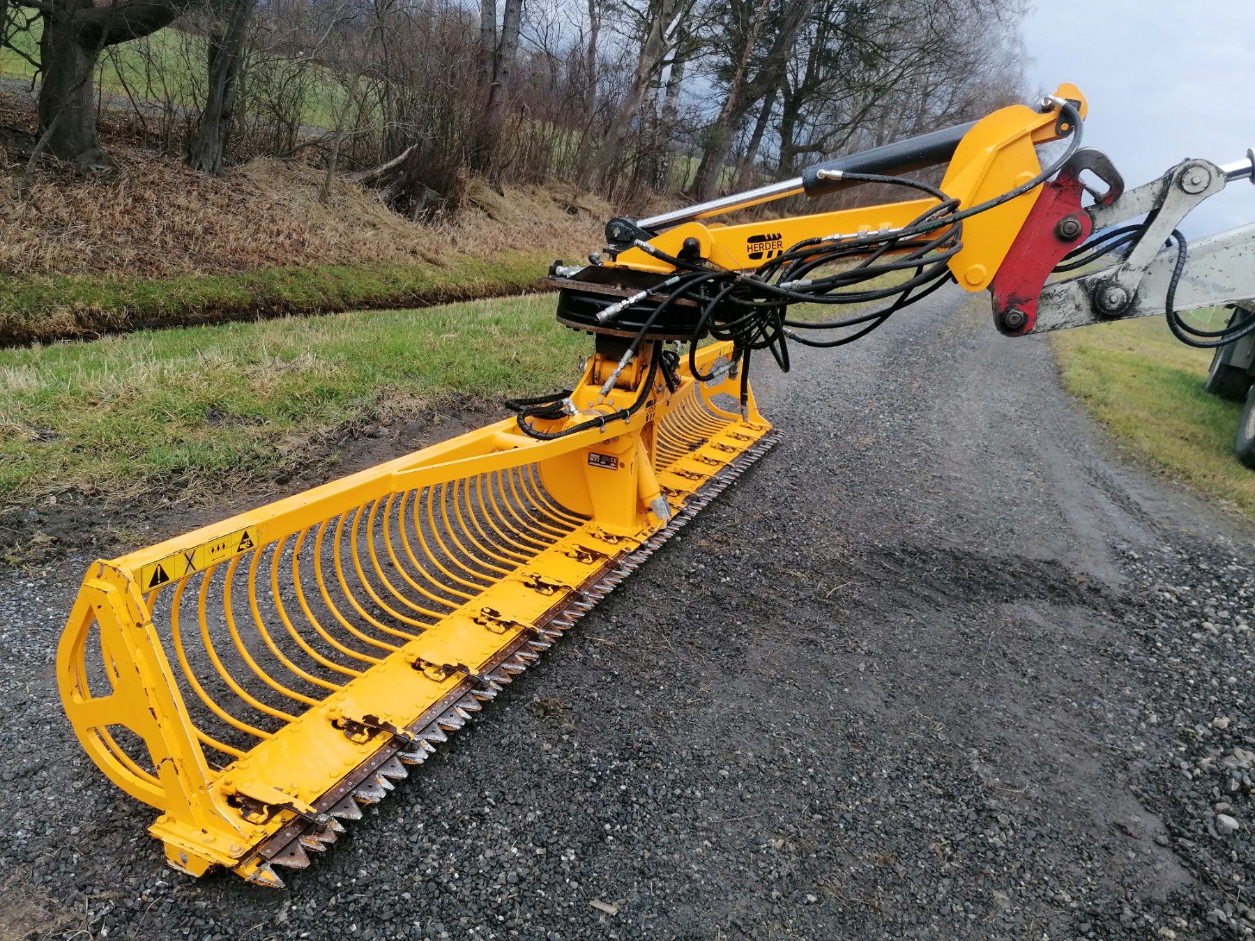 Trattori: Mähkorb/Mähwerk/Mähbalken Herder – Usato da Montlingen venduto da fendt300 1