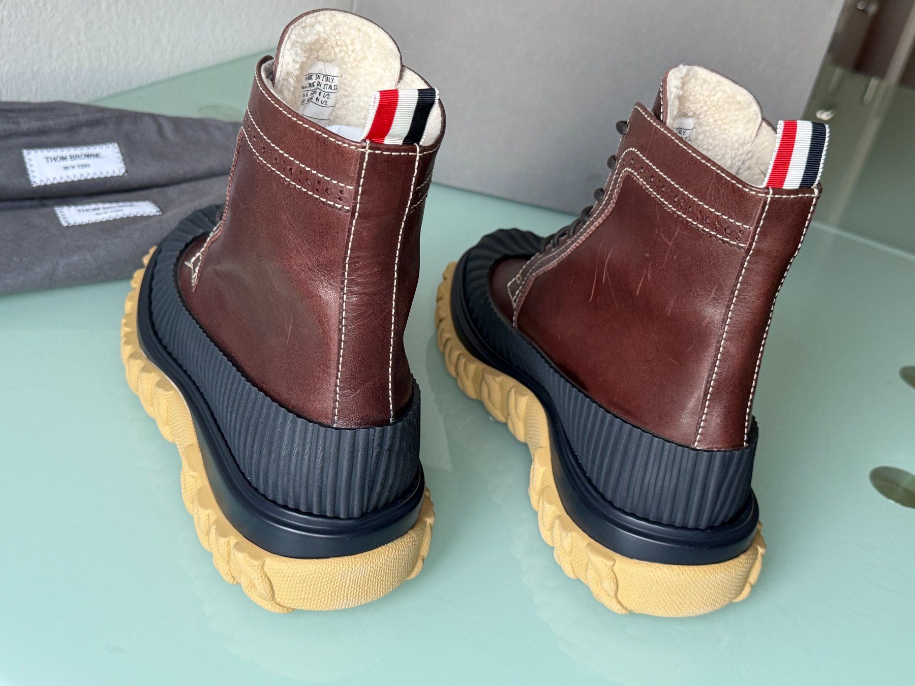 Louis Vuitton Scarpe da uomo: THOM BROWNE Shearling Lined Longwing Duck Boots 41.5 NEU – Nuovo e nell'imballaggio originale da Kreuzlingen venduto da kruezbiz 7