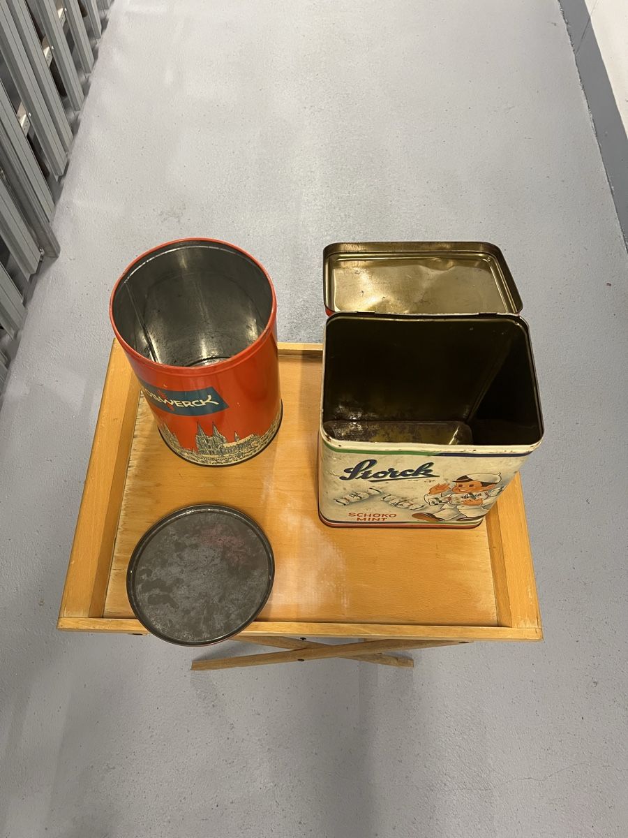 Autre vaisselle: 2 alte grosse Blechdosen  – D'occasion à Aarburg par Annemarie16 5