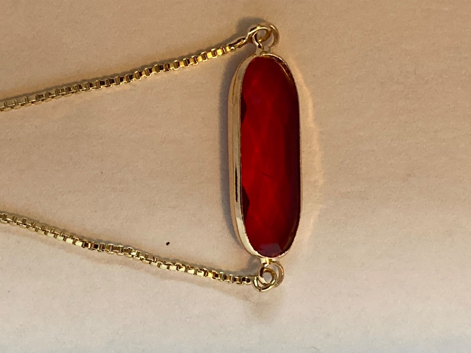 Bracciali & Braccialetti: Bracelet doré cabochon en verre taillé rouge – Nuovo e nell'imballaggio originale da Genève venduto da ct_fqr8 1