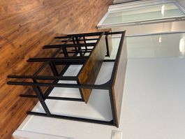 Bartisch-Set mit 4 Höckern