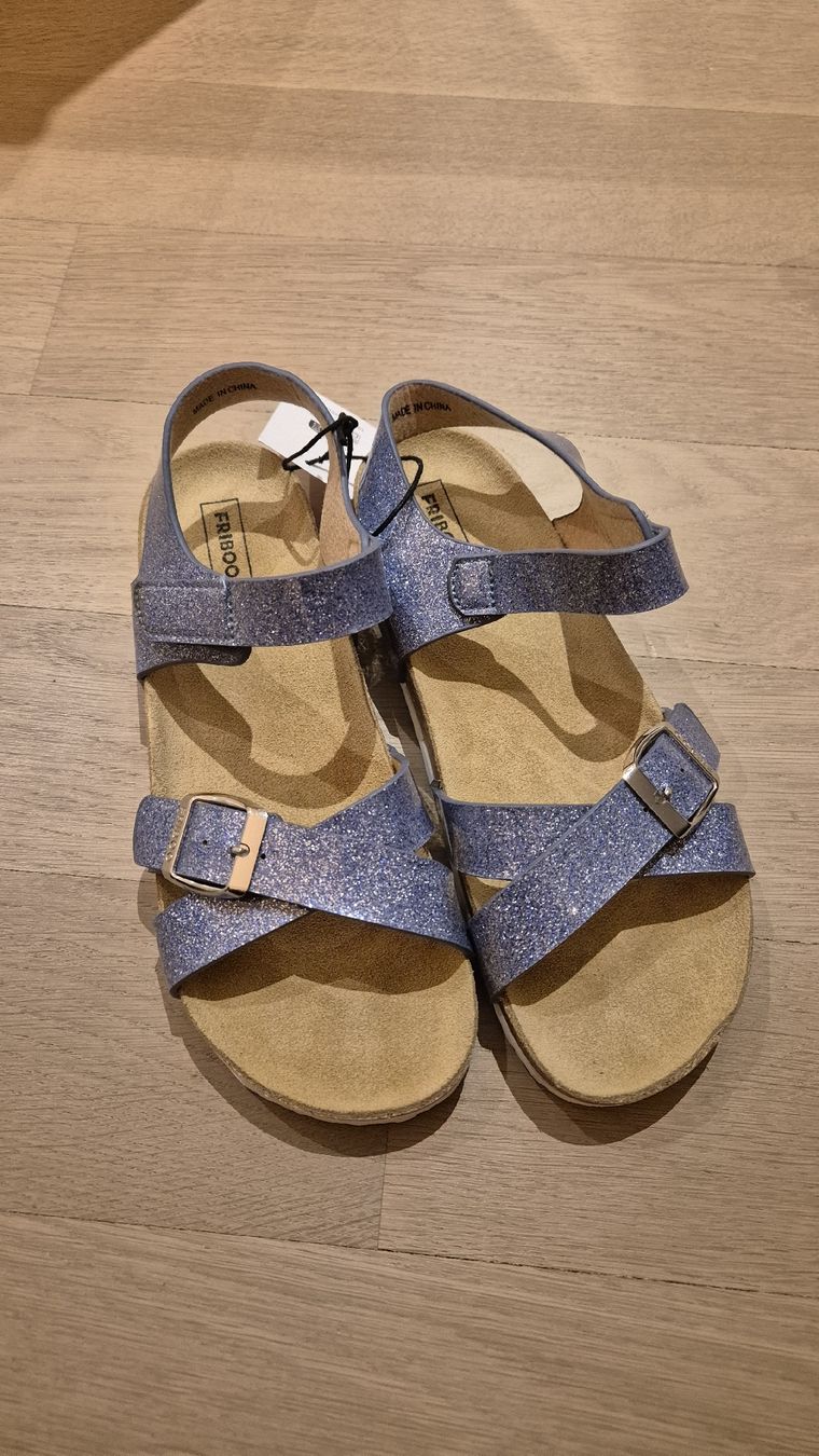 Scarpe per ragazze: neue Sandals fürs Mädchen Gr.36 – Nuovo e nell'imballaggio originale da Benglen venduto da Lotury