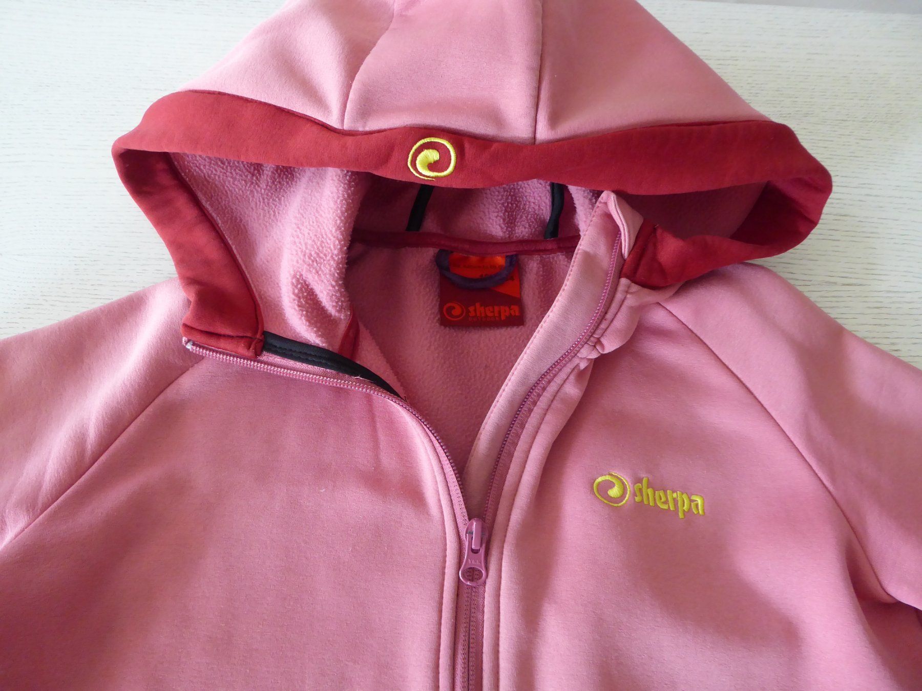 Sherpa Jacken & Mäntel: Sherpa Mädchen Softshelljacke Gr. 158/164 – Gebraucht aus Zürich von Sunflower.15 2
